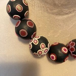 Women’s tire bead necklace